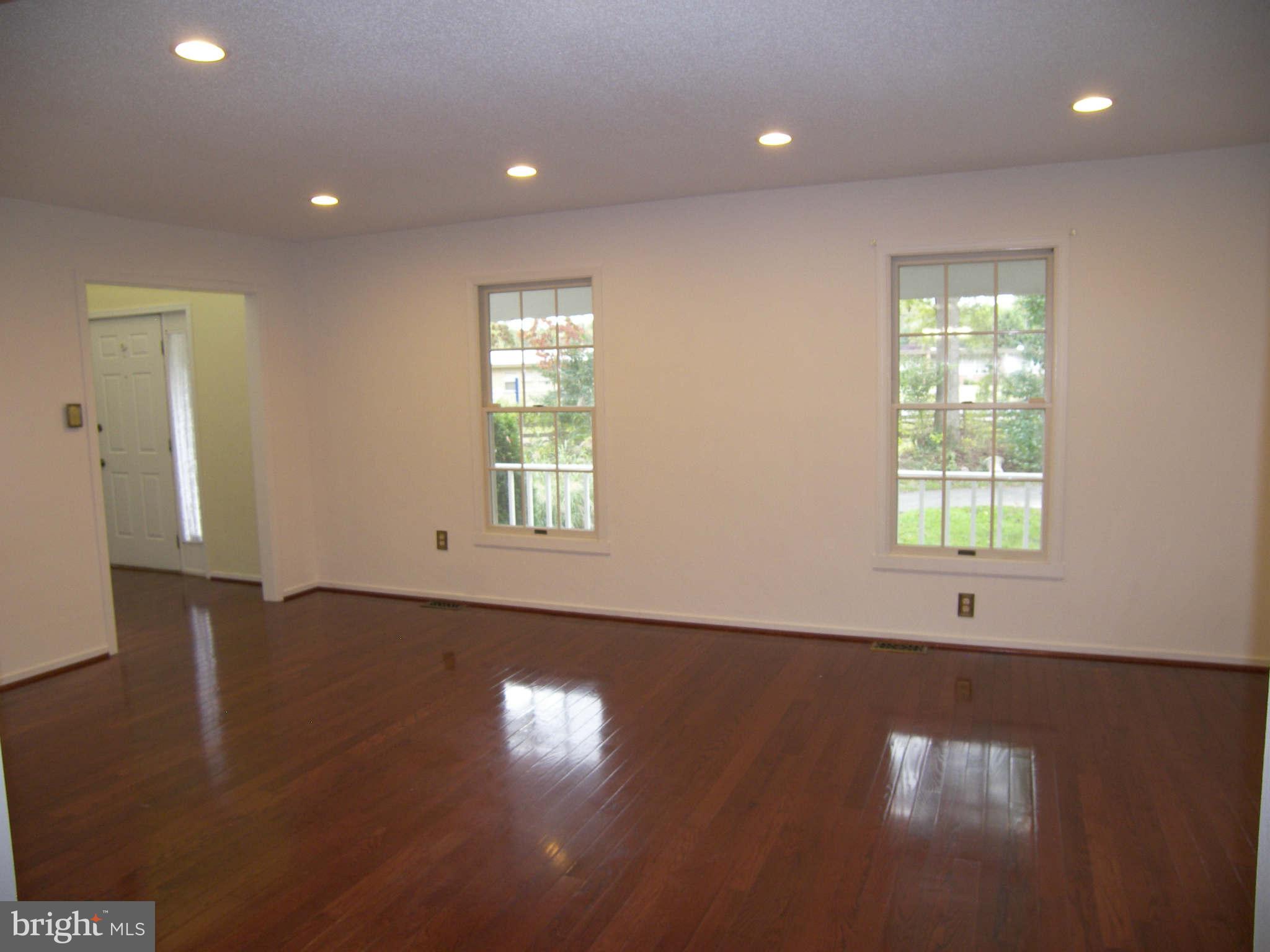 7027 Highbridge Road Bowie, MD 20720 - Photo 6 of 24 Living Room