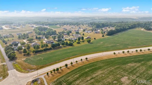 $425,000 | 0 Sportsman Road, Highland, IL 62249