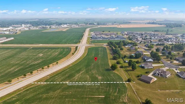 $425,000 | 0 Sportsman Road, Highland, IL 62249