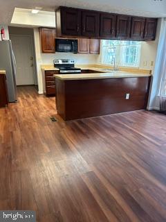 200 Bookham Lane Gaithersburg, MD 20877 - Photo 2 of 29 open kitchen with large breakfast area