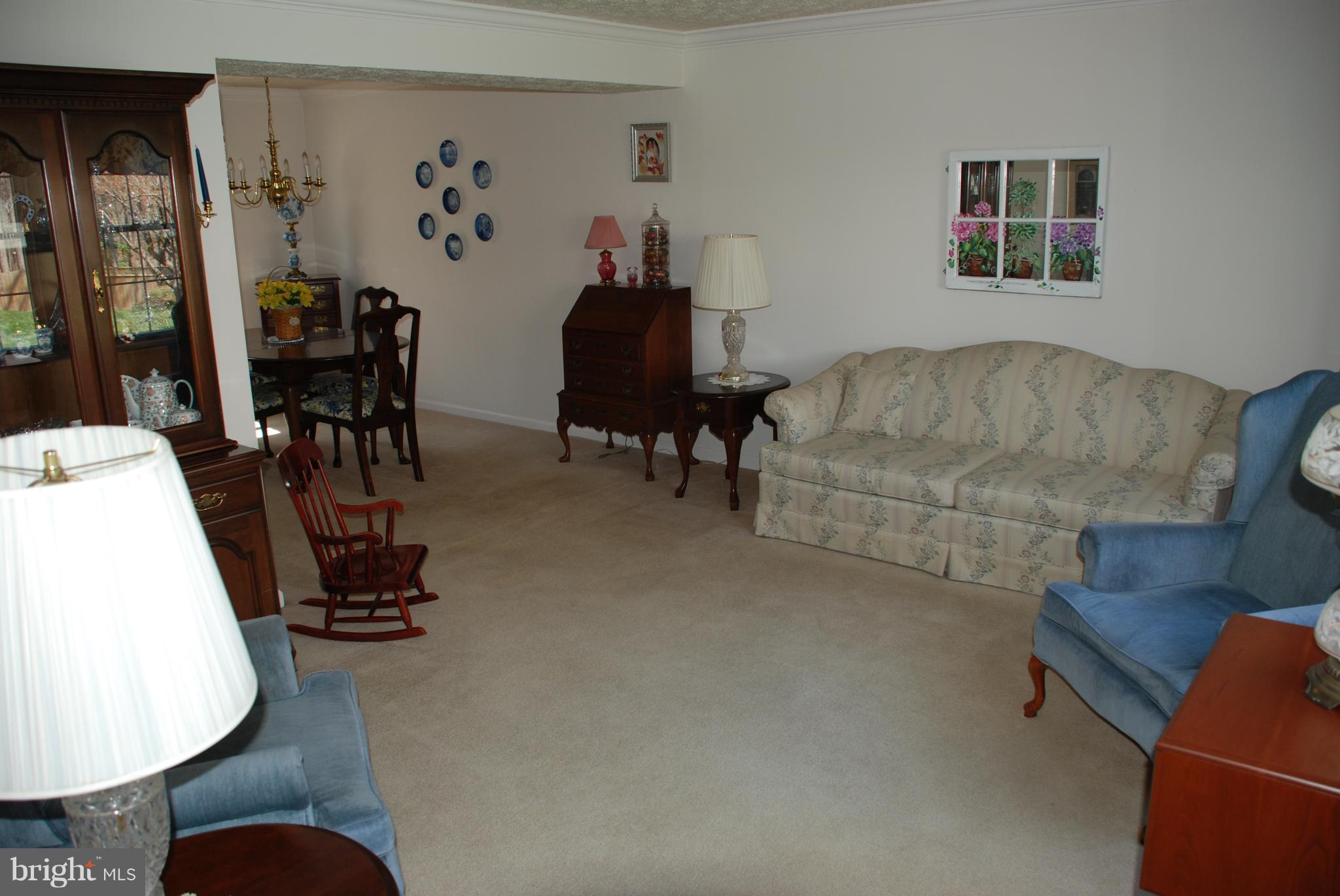 8343 Magic Leaf Road Springfield, VA 22153 - Photo 4 of 24 Living Room