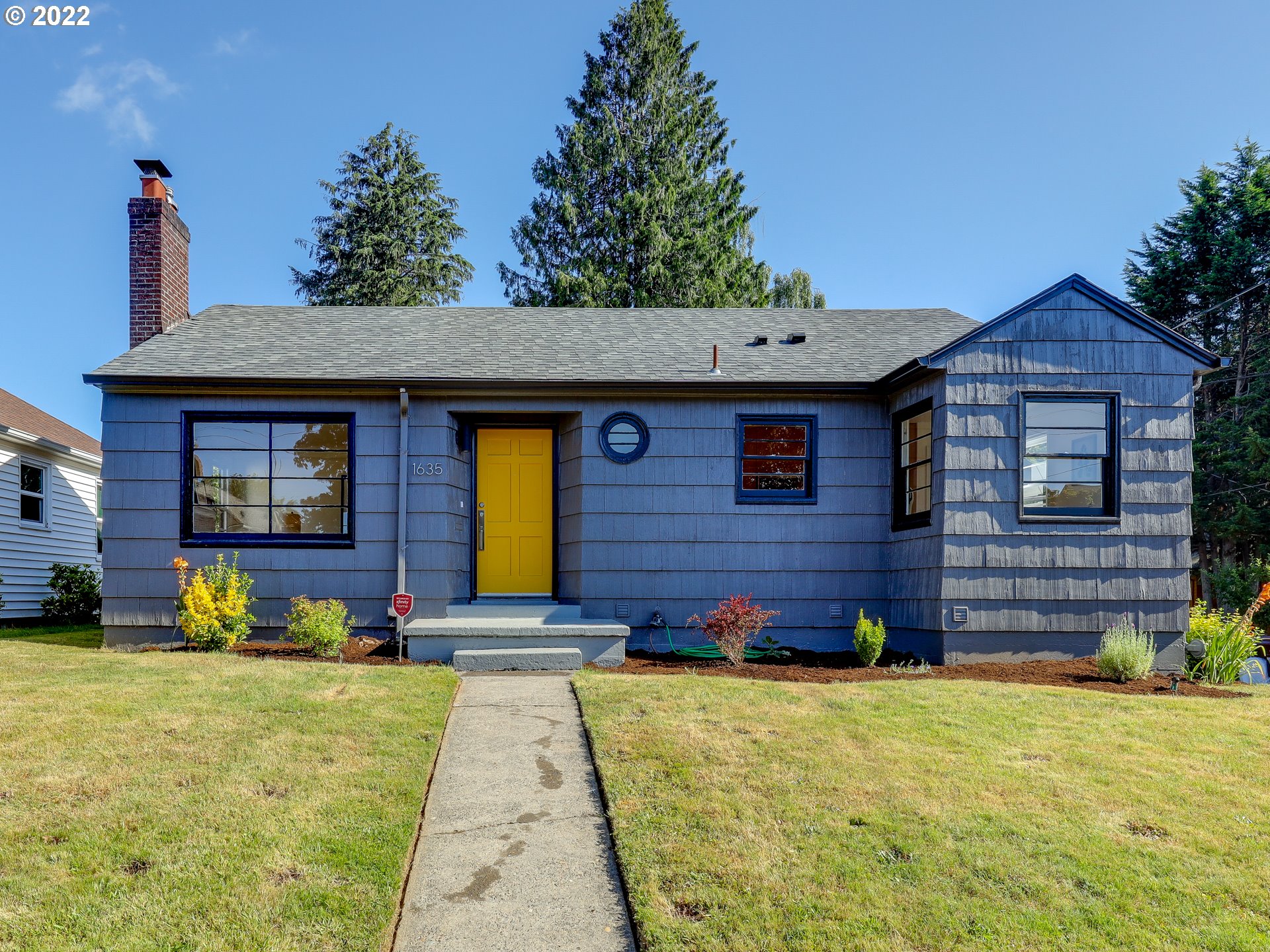 1635 Northeast Rosa Parks Way, Unit A Portland, OR 97211 - Photo 1 of 32 Gallery Image 1