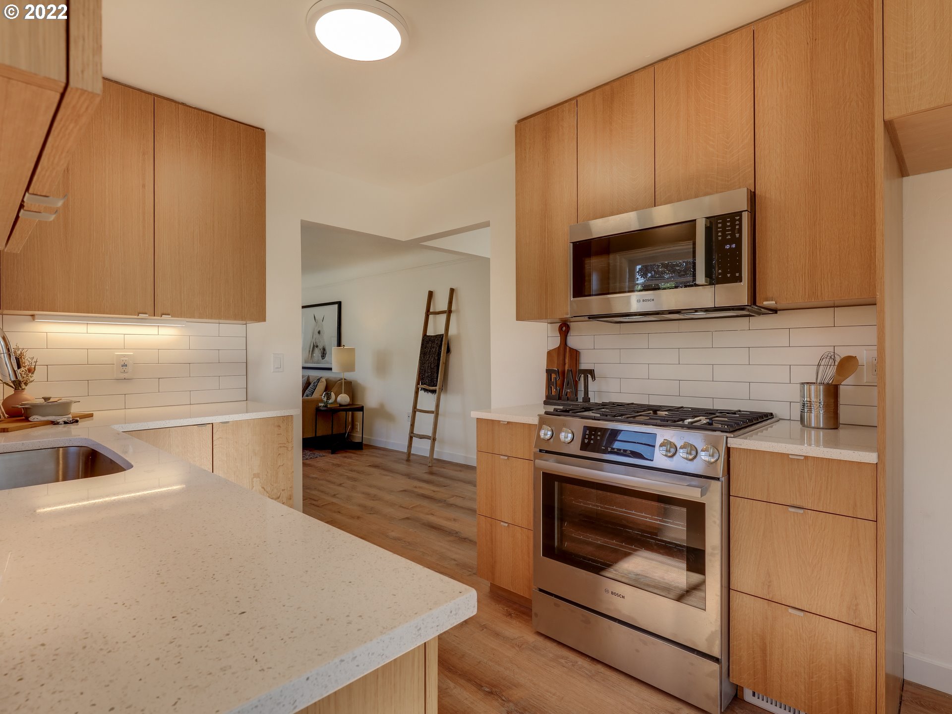 1635 Northeast Rosa Parks Way, Unit A Portland, OR 97211 - Photo 9 of 32 Gallery Image 9