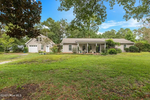 $422,500 | 300 Sand Dollar Lane, Hampstead, NC 28443