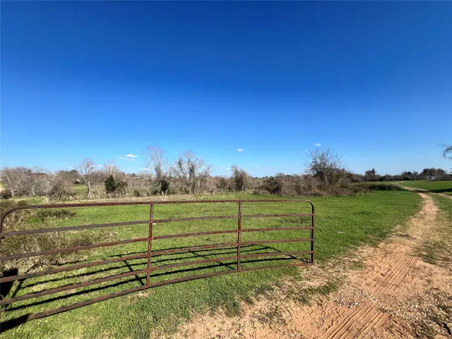 $10,030,680 | 1 Blezinger Road, New Ulm, TX 78950