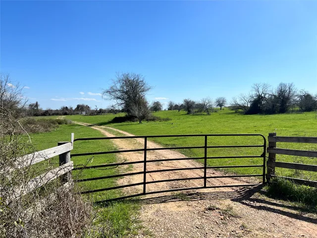 $10,030,680 | 1 Blezinger Road, New Ulm, TX 78950