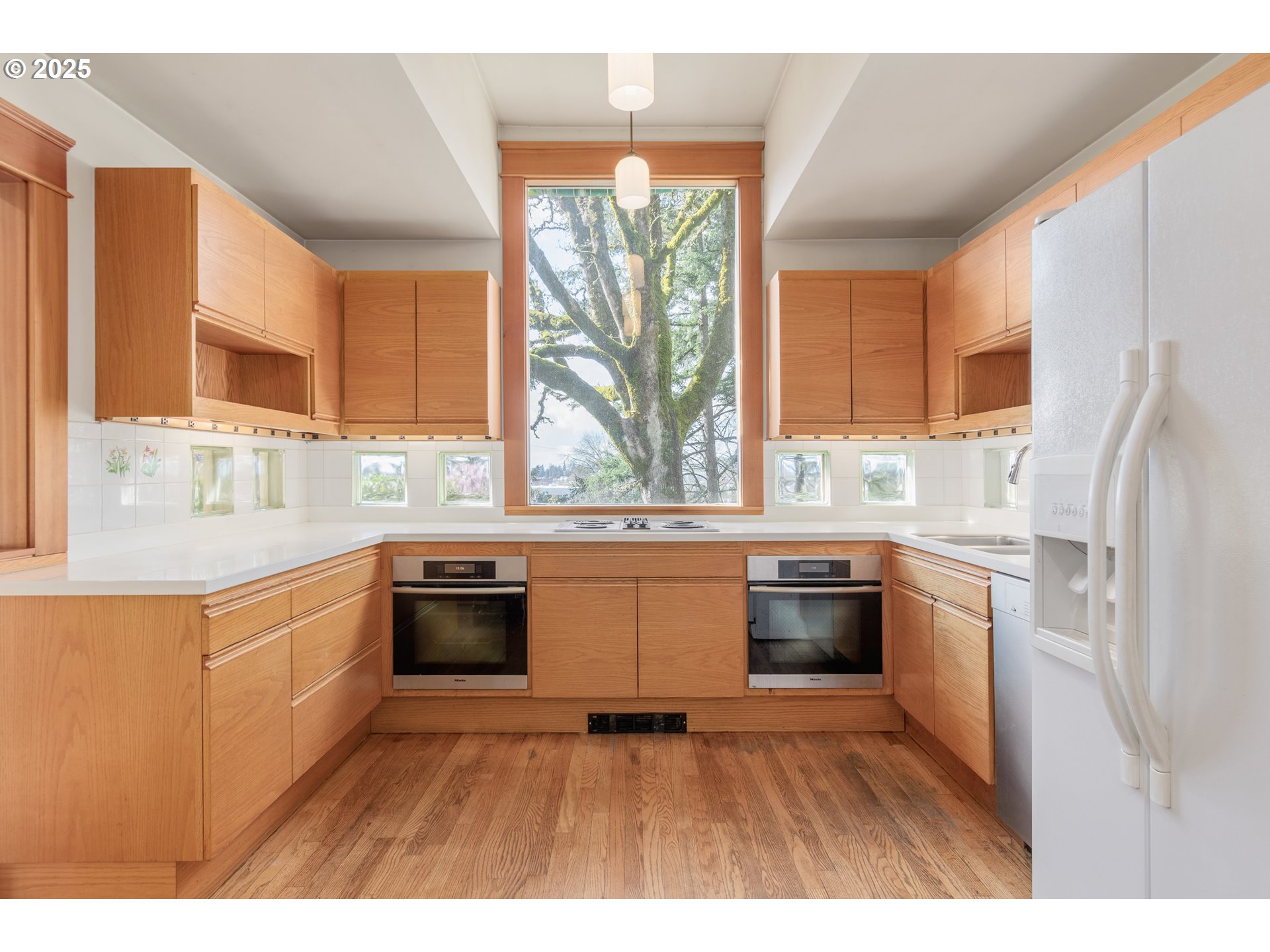 2288 Birch Lane Eugene, OR 97403 - Photo 12 of 48