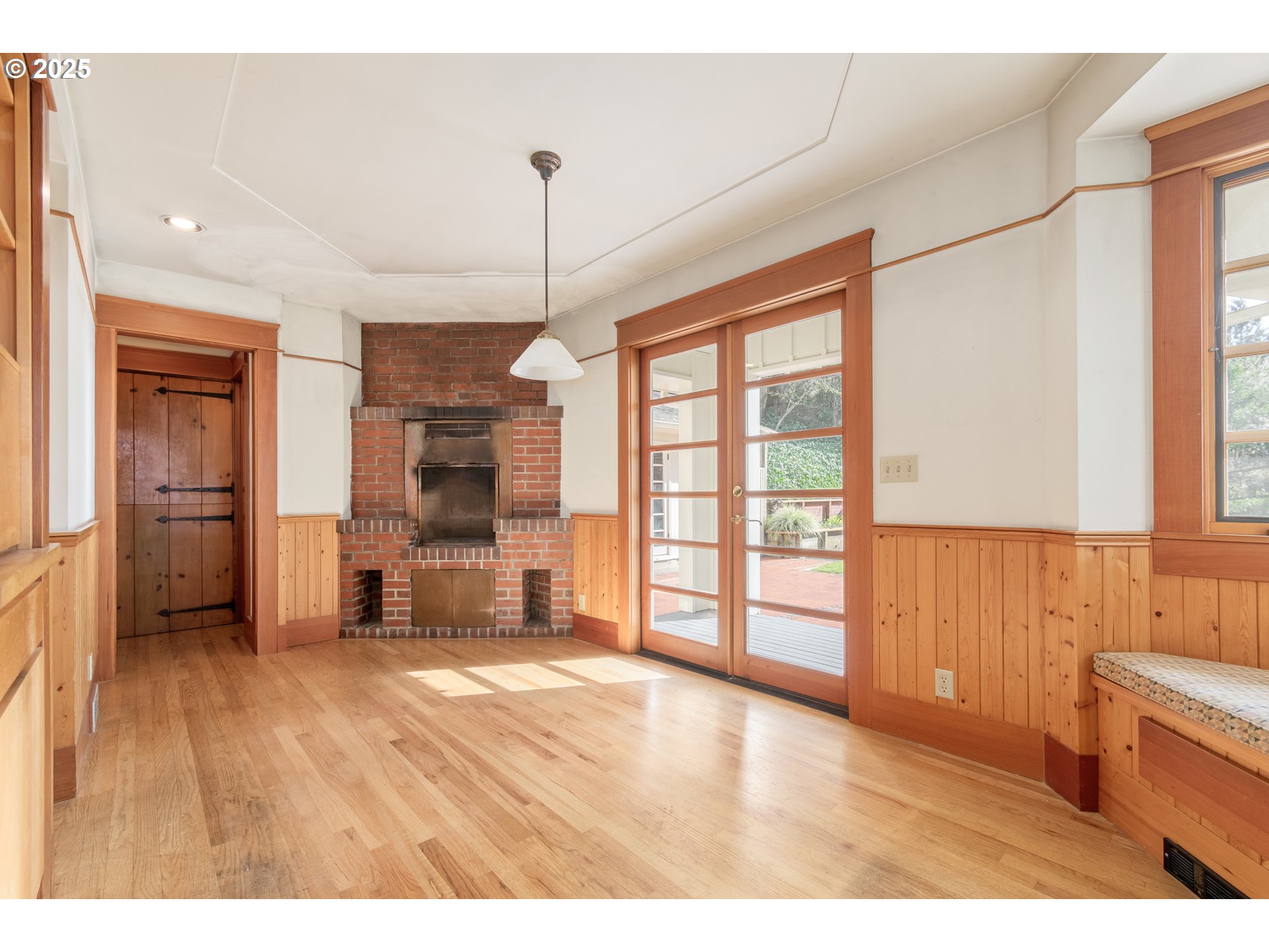 2288 Birch Lane Eugene, OR 97403 - Photo 17 of 48