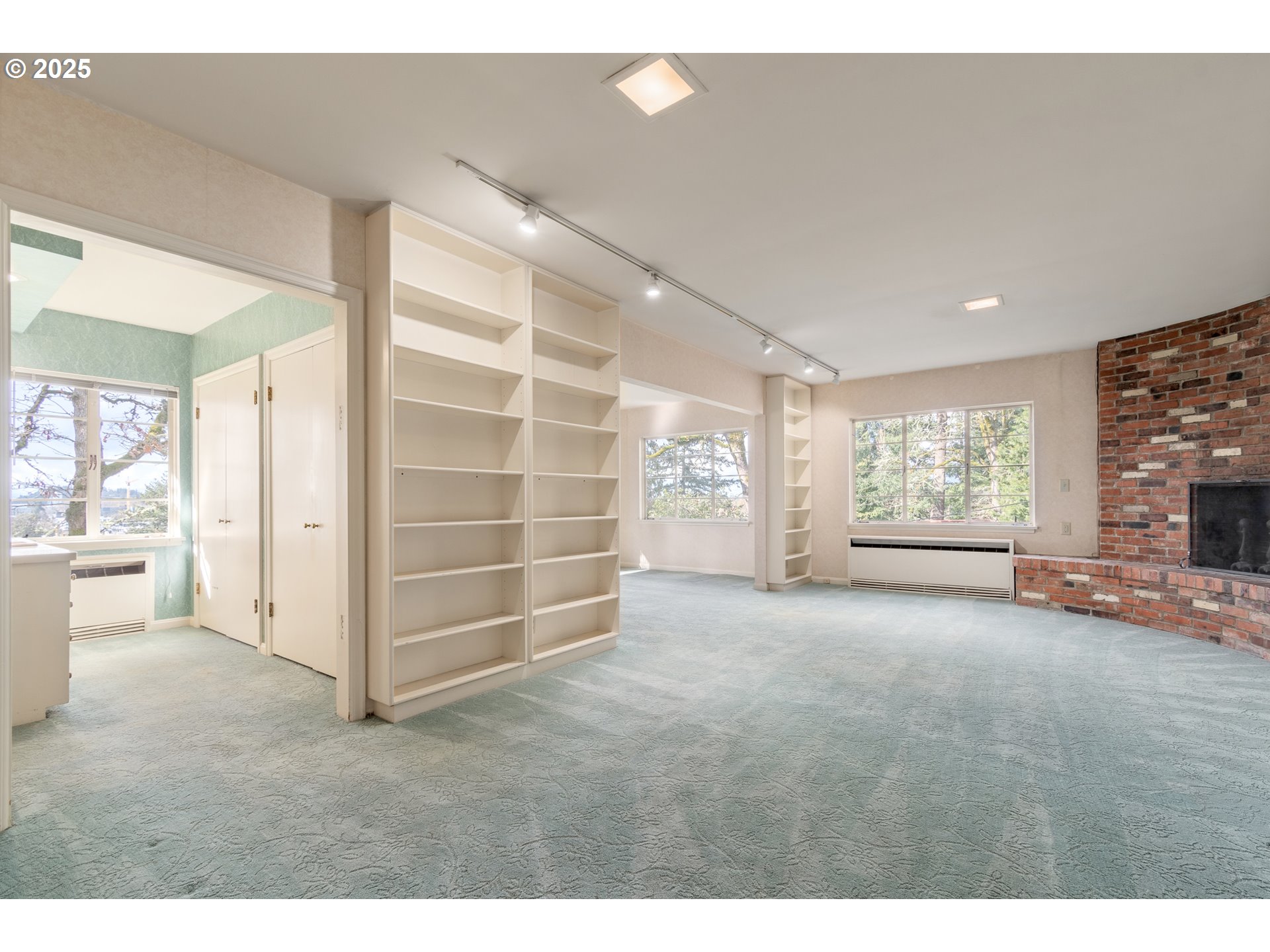 2288 Birch Lane Eugene, OR 97403 - Photo 20 of 48