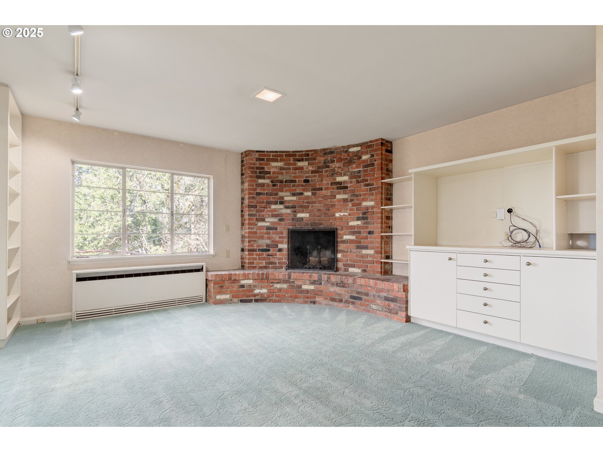 2288 Birch Lane Eugene, OR 97403 - Photo 21 of 48