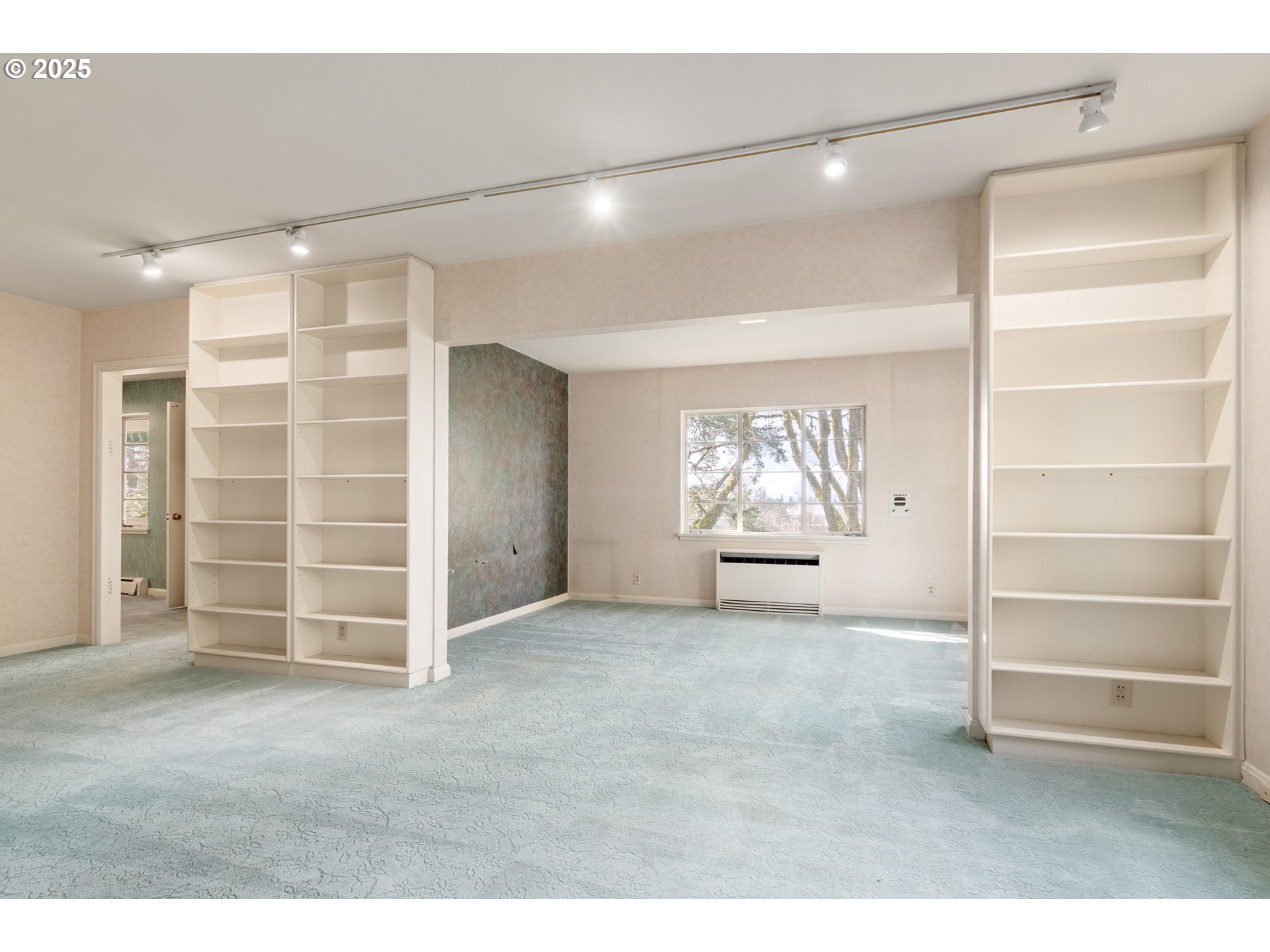 2288 Birch Lane Eugene, OR 97403 - Photo 22 of 48