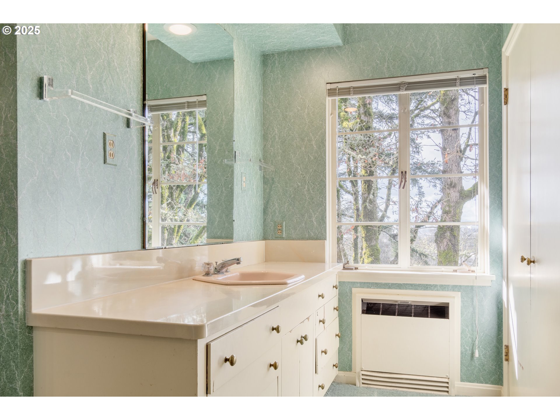 2288 Birch Lane Eugene, OR 97403 - Photo 23 of 48