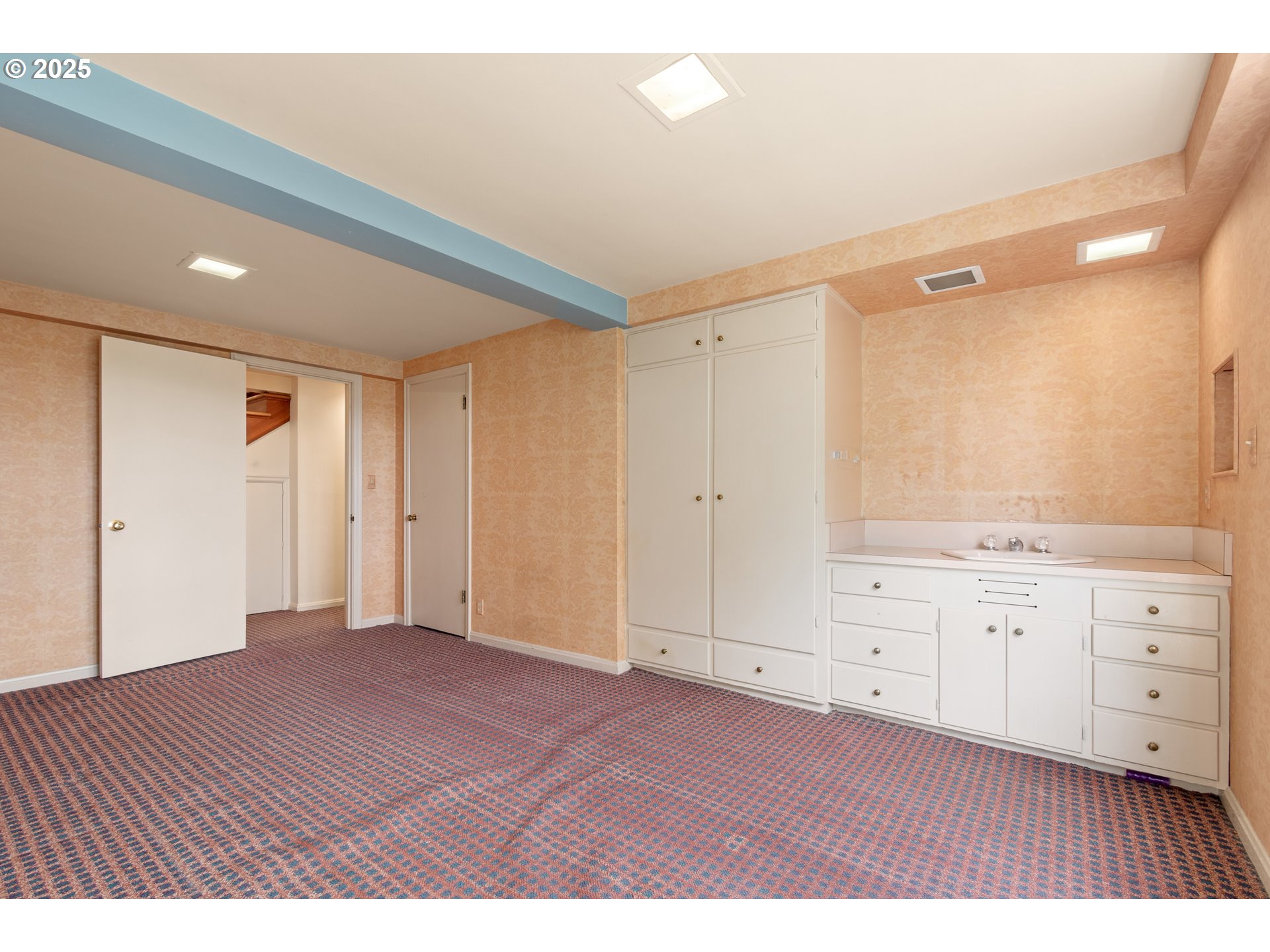 2288 Birch Lane Eugene, OR 97403 - Photo 30 of 48