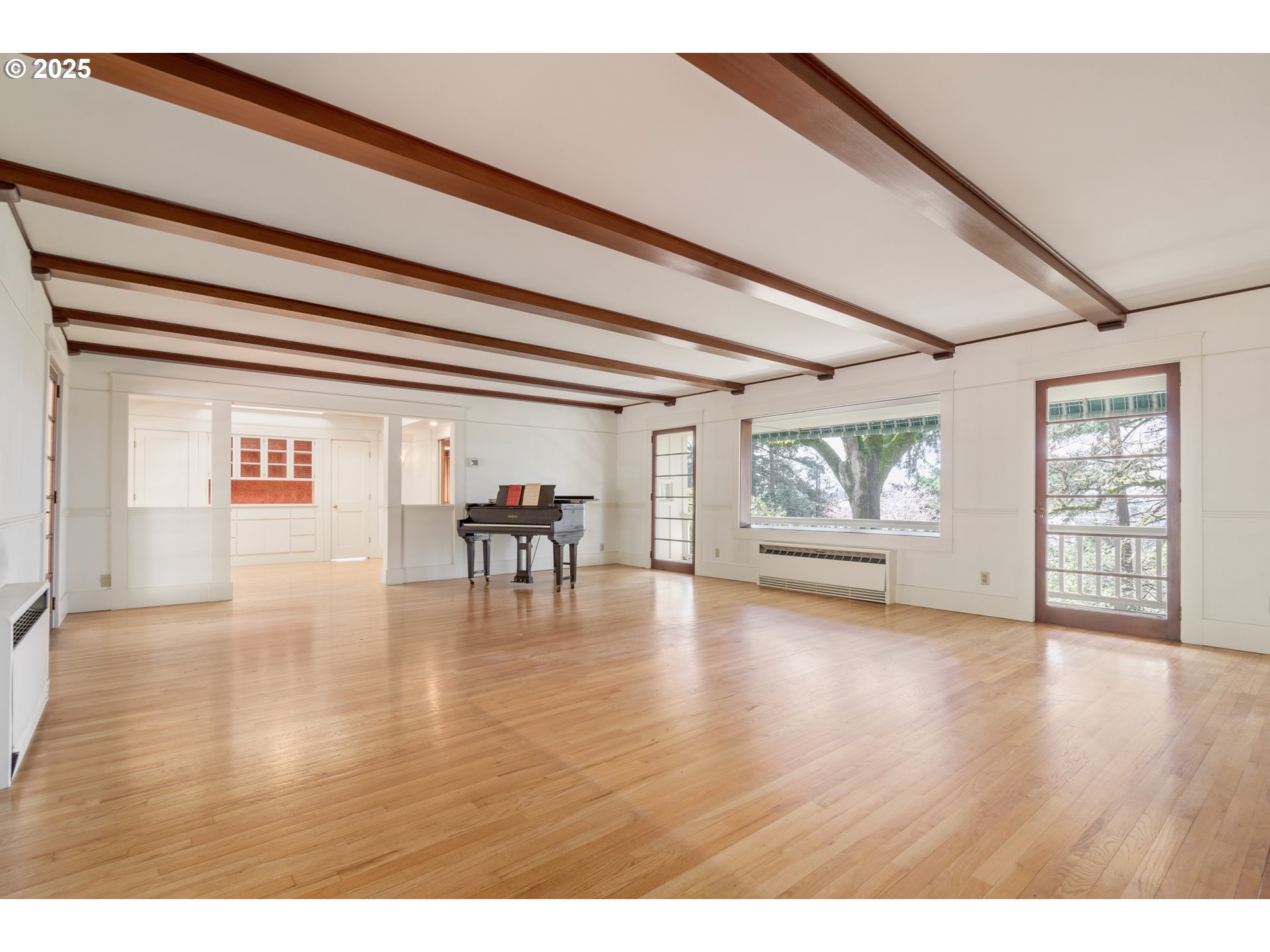 2288 Birch Lane Eugene, OR 97403 - Photo 4 of 48