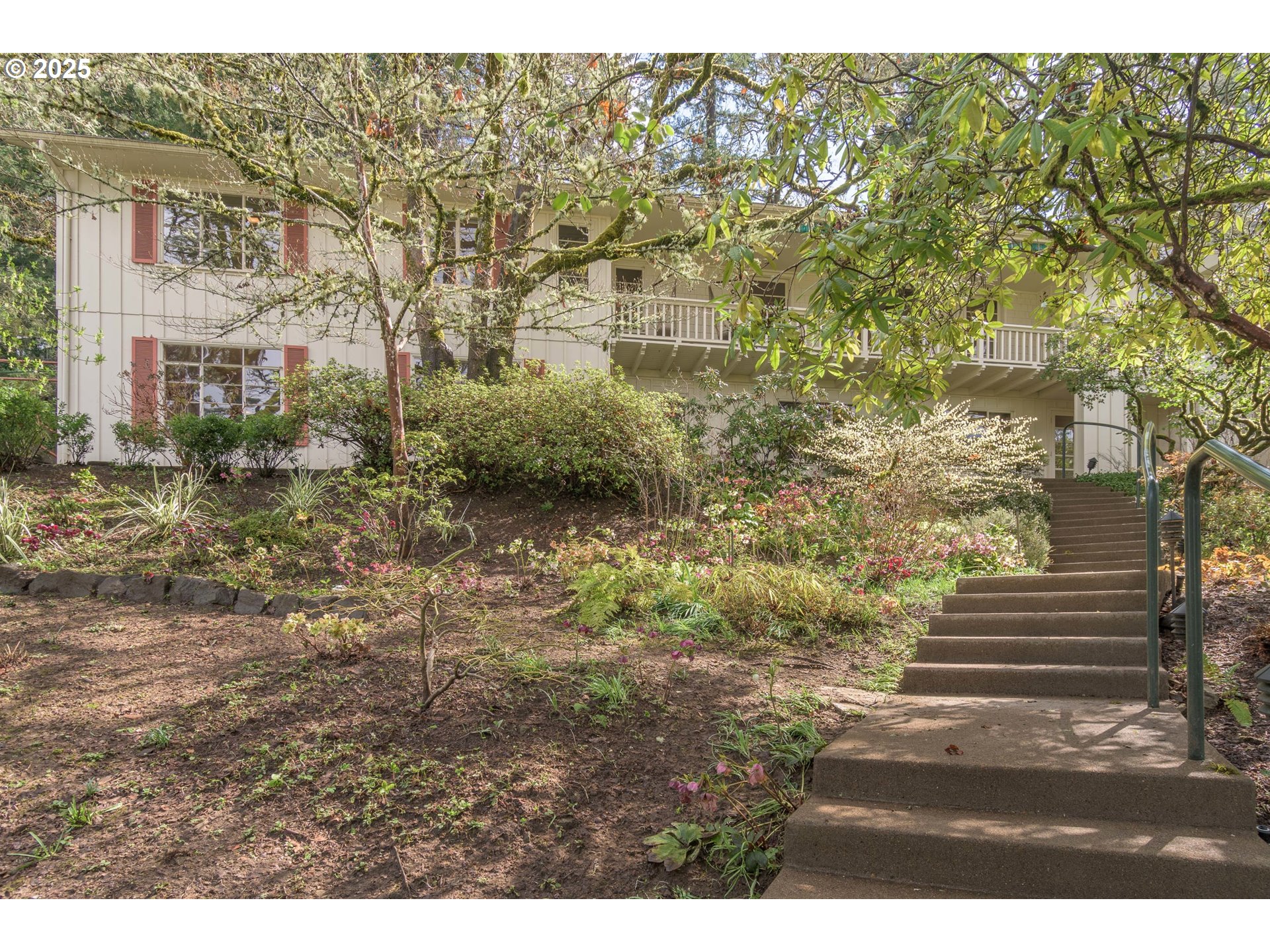 2288 Birch Lane Eugene, OR 97403 - Photo 46 of 48