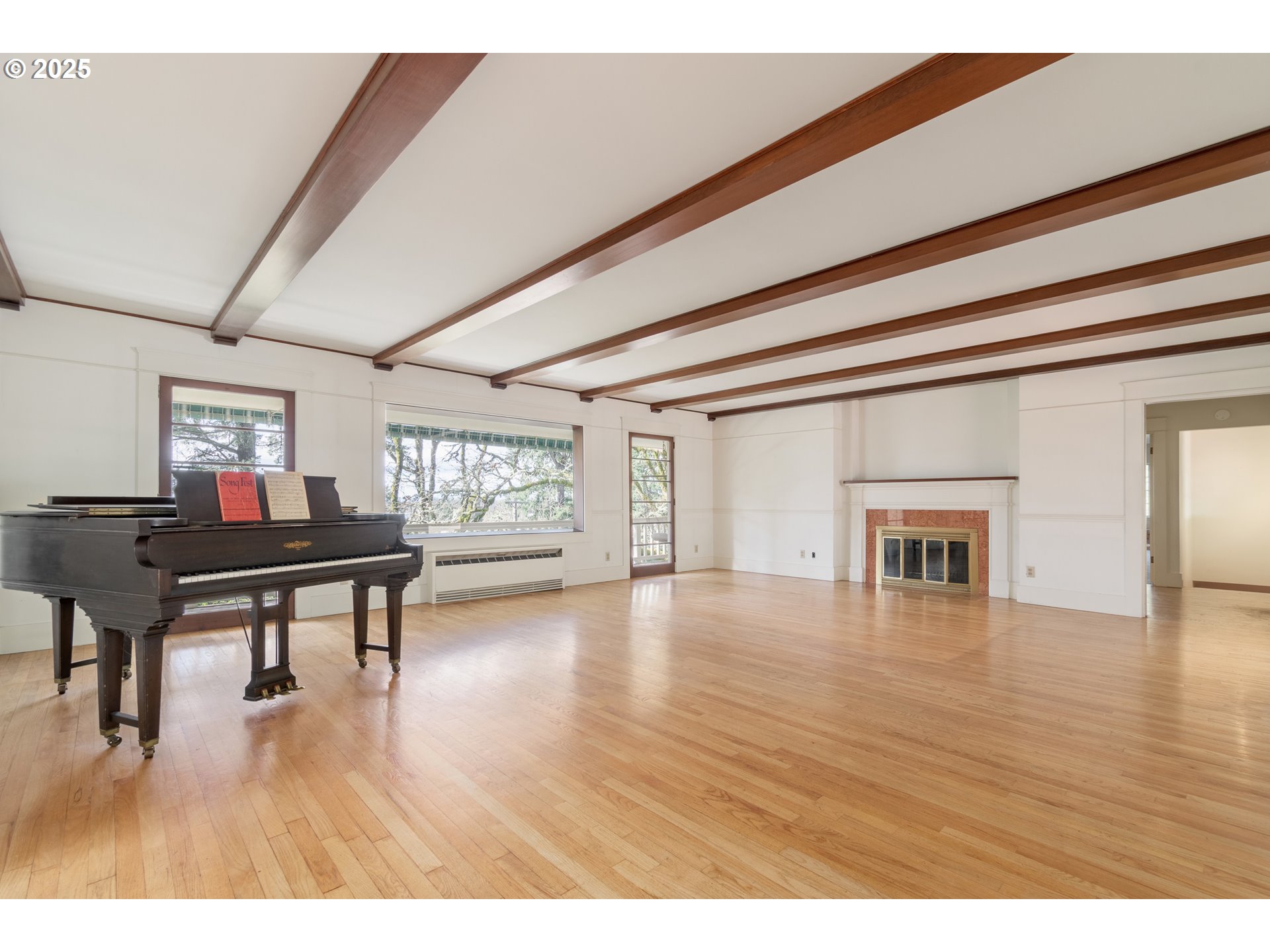 2288 Birch Lane Eugene, OR 97403 - Photo 5 of 48