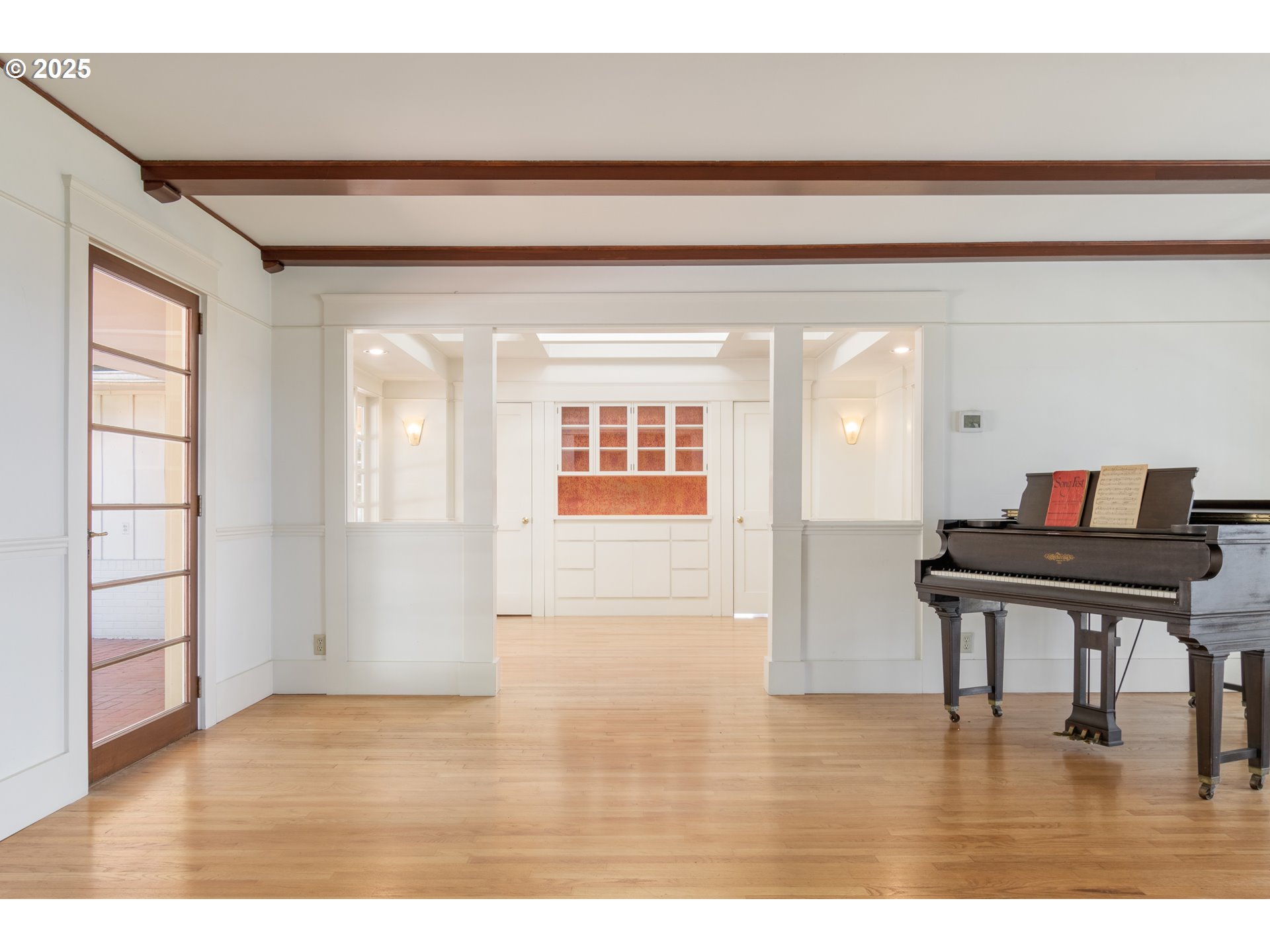 2288 Birch Lane Eugene, OR 97403 - Photo 7 of 48