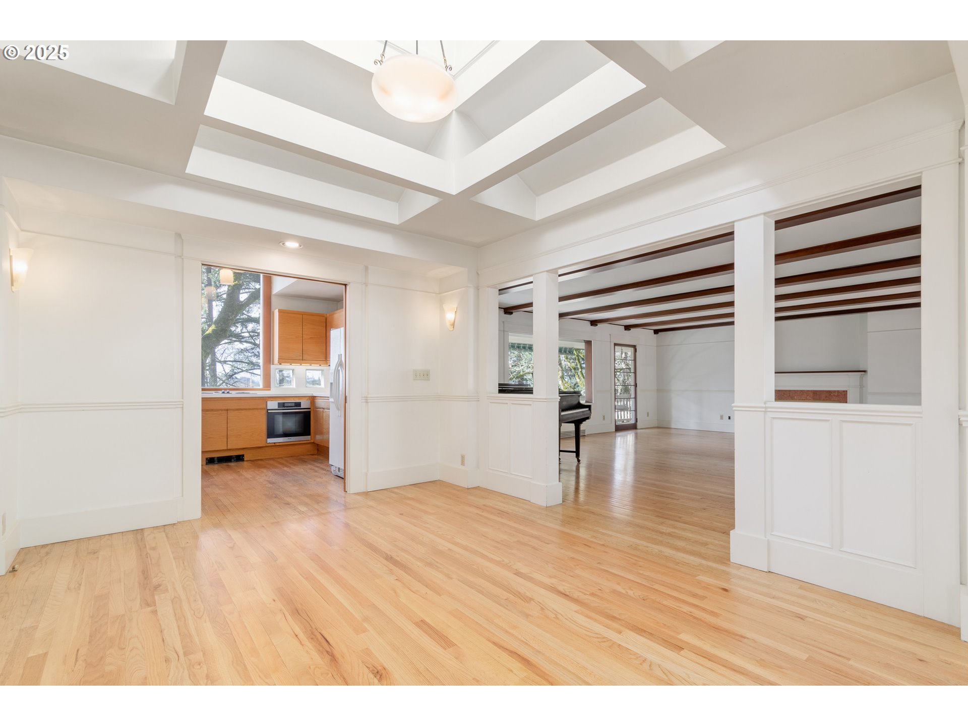 2288 Birch Lane Eugene, OR 97403 - Photo 10 of 48