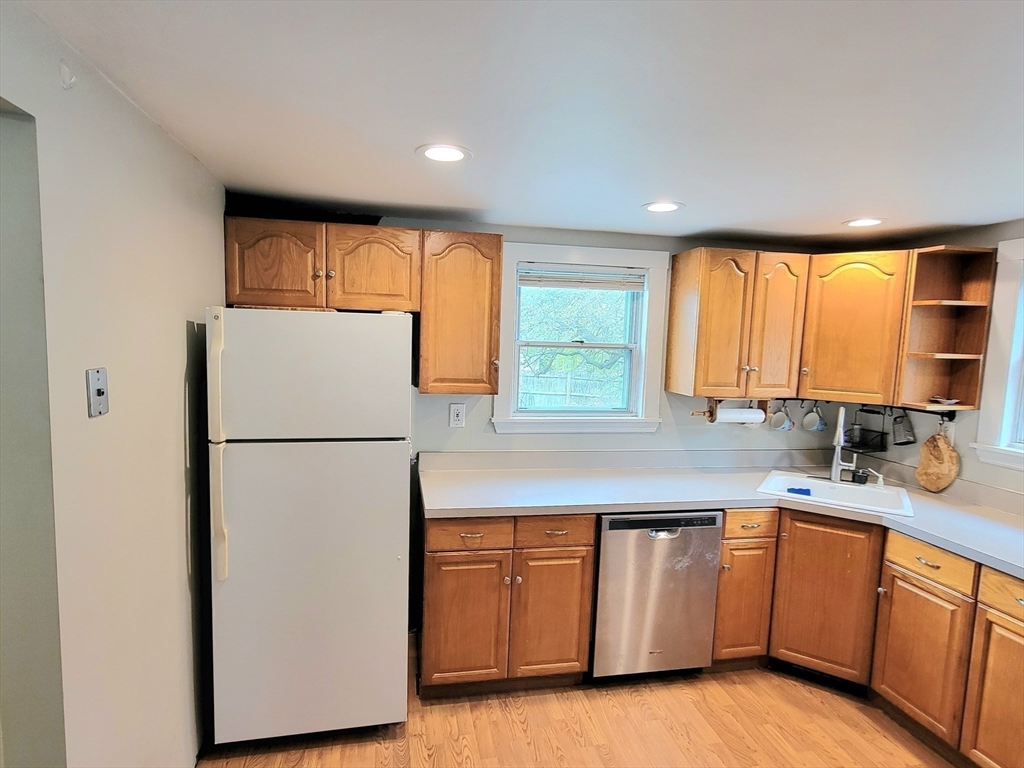 146 Butler Road Quincy, MA 02169 - Photo 9 of 26 Gallery Image 9