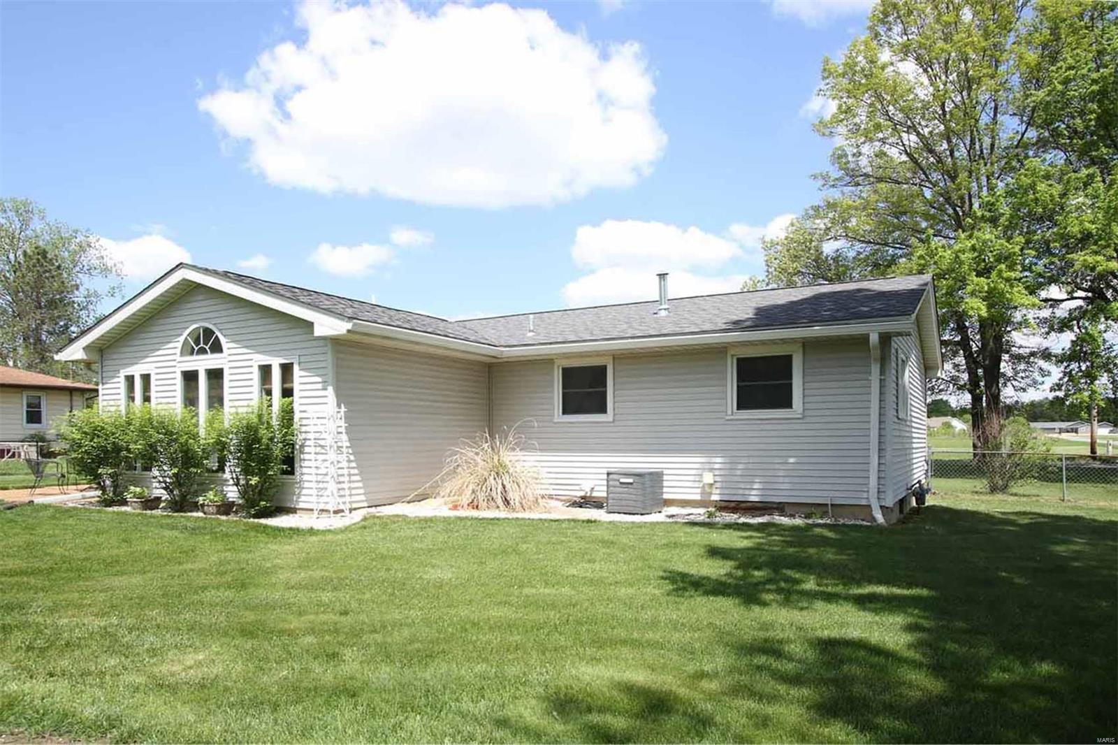 3878 McCoy Road Bethalto, IL 62010 - Photo 2 of 35