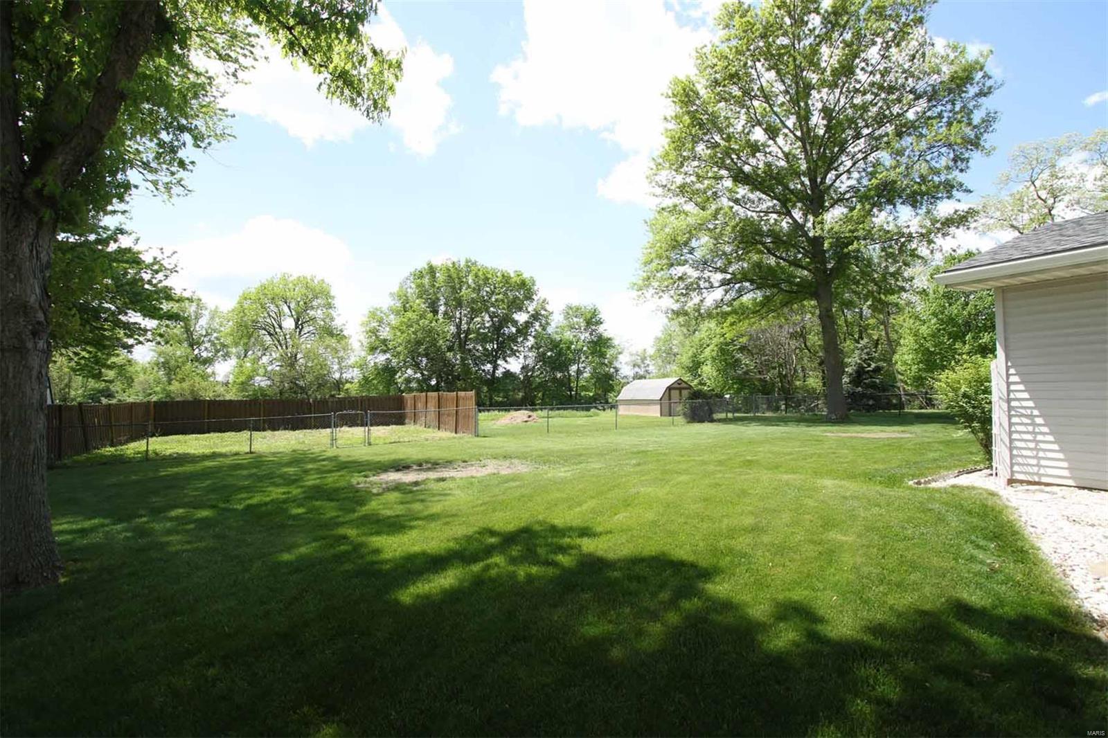 3878 McCoy Road Bethalto, IL 62010 - Photo 3 of 35