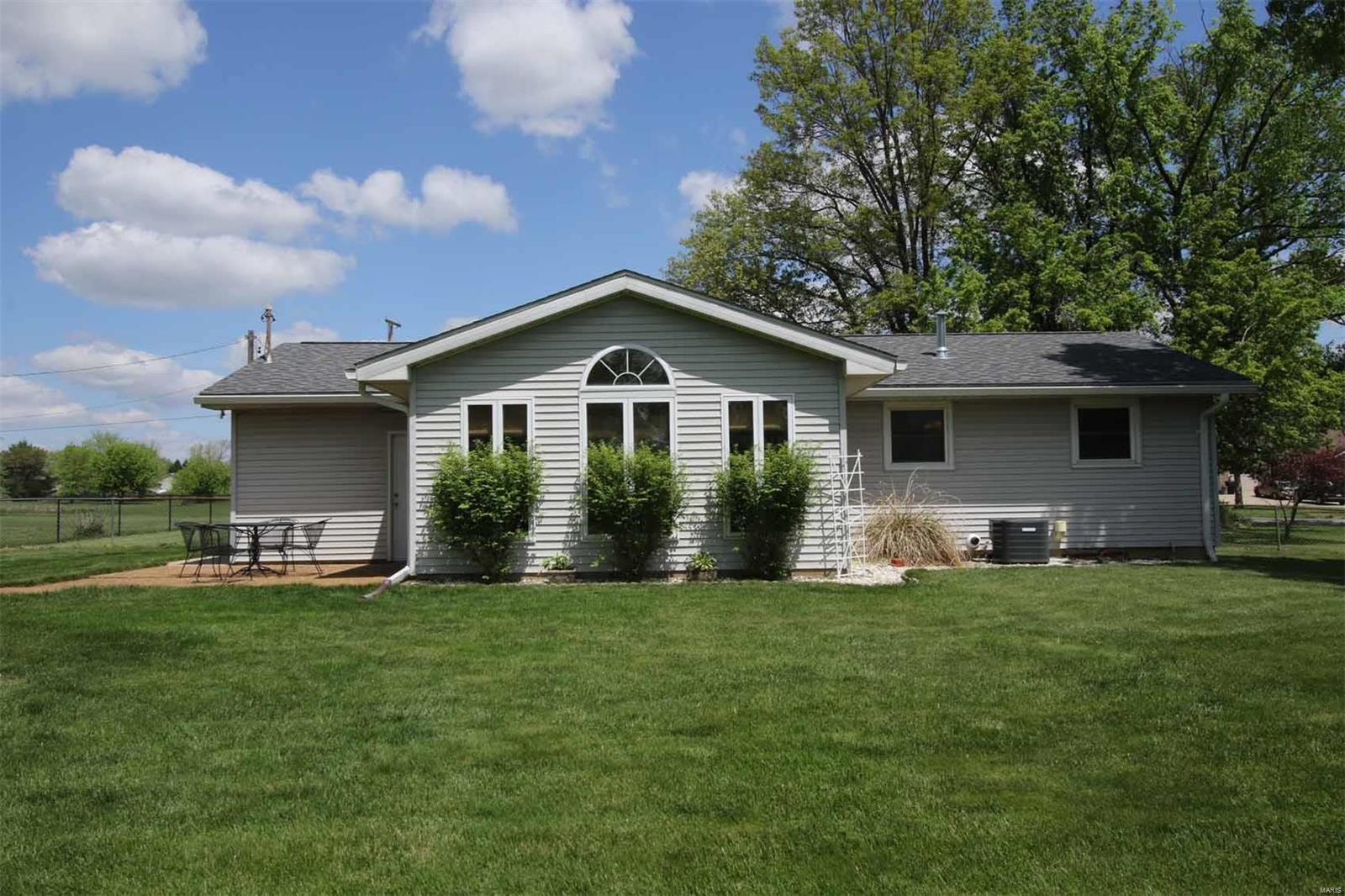 3878 McCoy Road Bethalto, IL 62010 - Photo 4 of 35