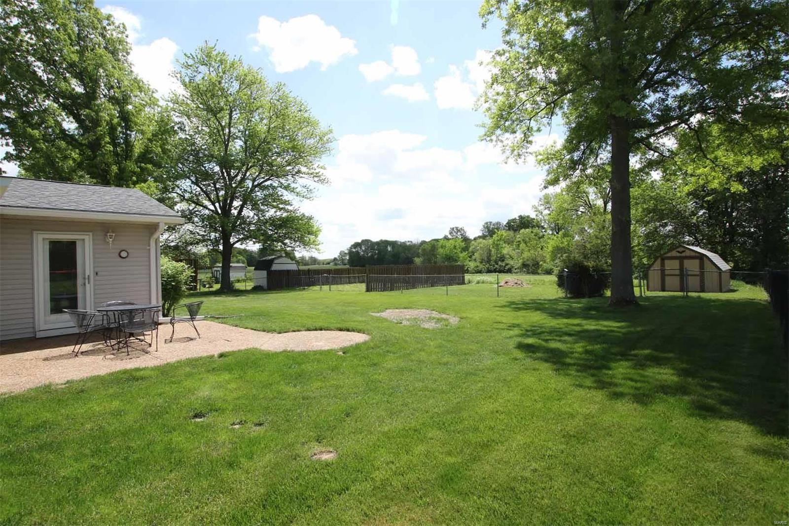 3878 McCoy Road Bethalto, IL 62010 - Photo 5 of 35
