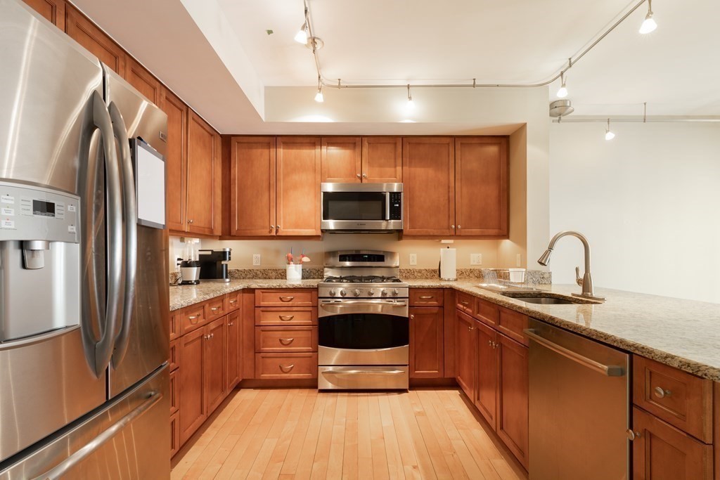 103 Crowninshield Road, Unit 103 Brookline, MA 02446 - Photo 5 of 22 Gallery Image 5