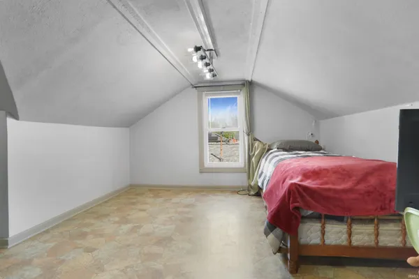 $210,000 | 1101 North Spring Street, Evansville, IN 47711