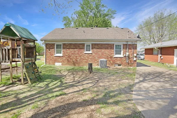 $210,000 | 1101 North Spring Street, Evansville, IN 47711