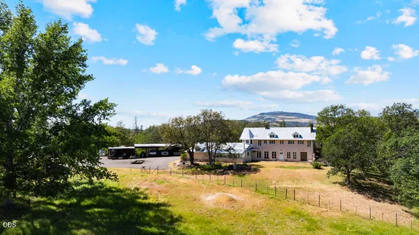 $1,300,000 | 1800 South Obenchain Road, Eagle Point, OR 97524