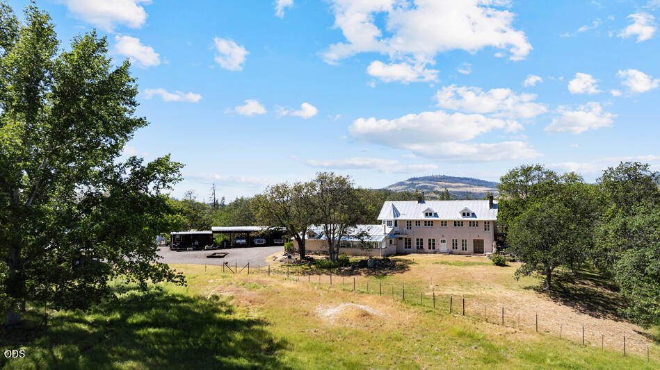 1800 South Obenchain Road Eagle Point, OR 97524 - Photo 1 of 64