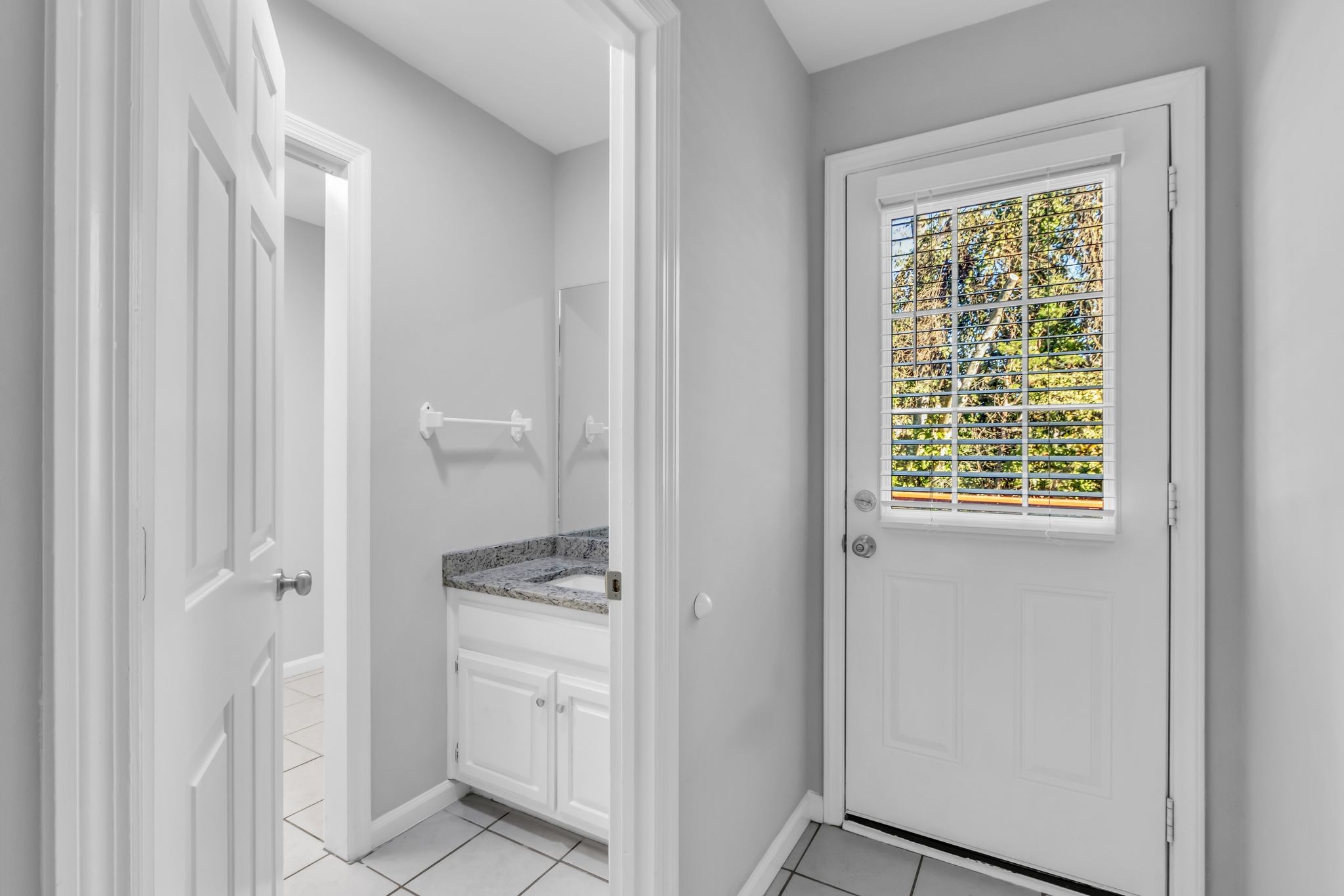 2560 Choctaw Trace Murfreesboro, TN 37129 - Photo 14 of 36 a view of hallway with washer and dryer