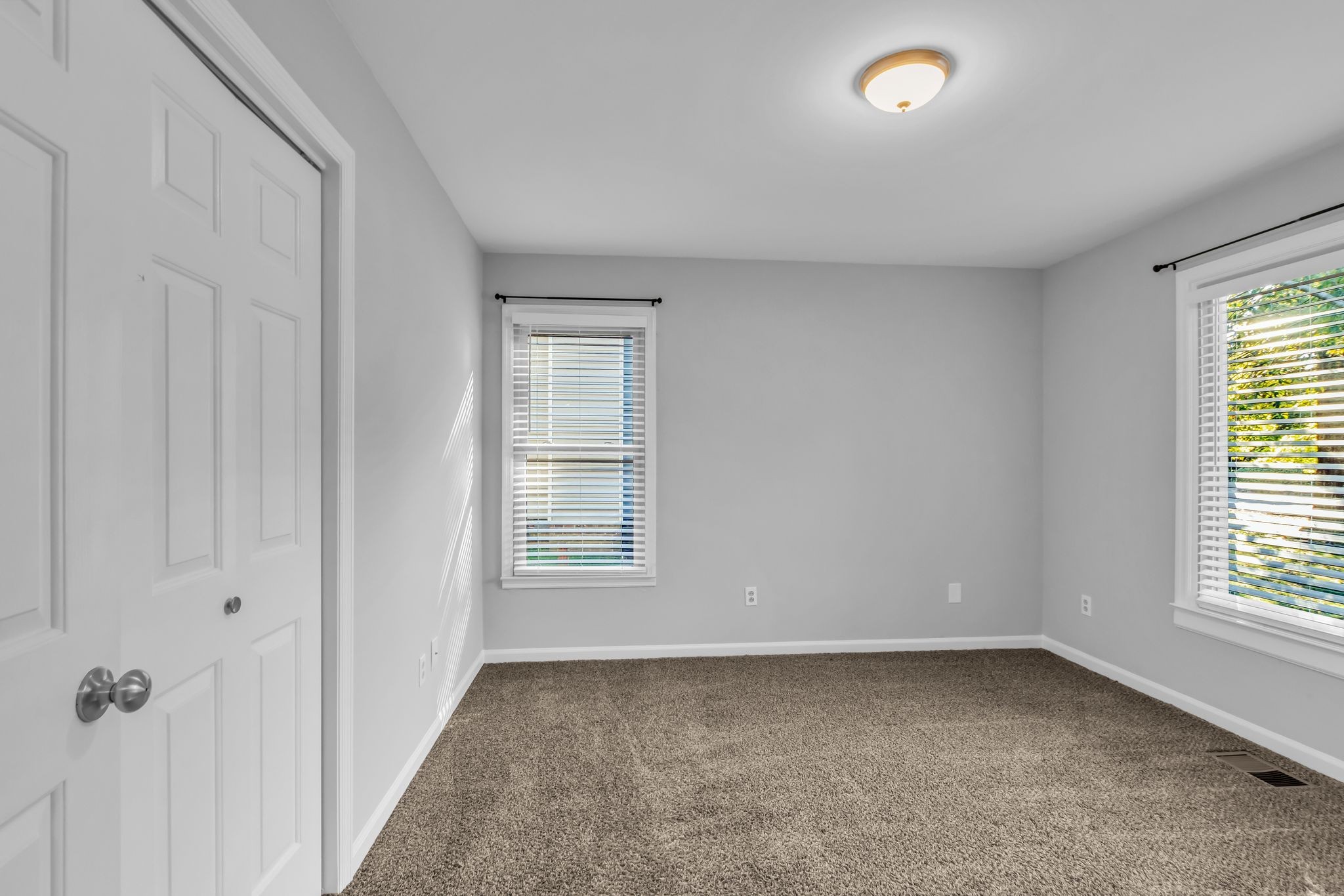 2560 Choctaw Trace Murfreesboro, TN 37129 - Photo 25 of 36 an empty room with windows