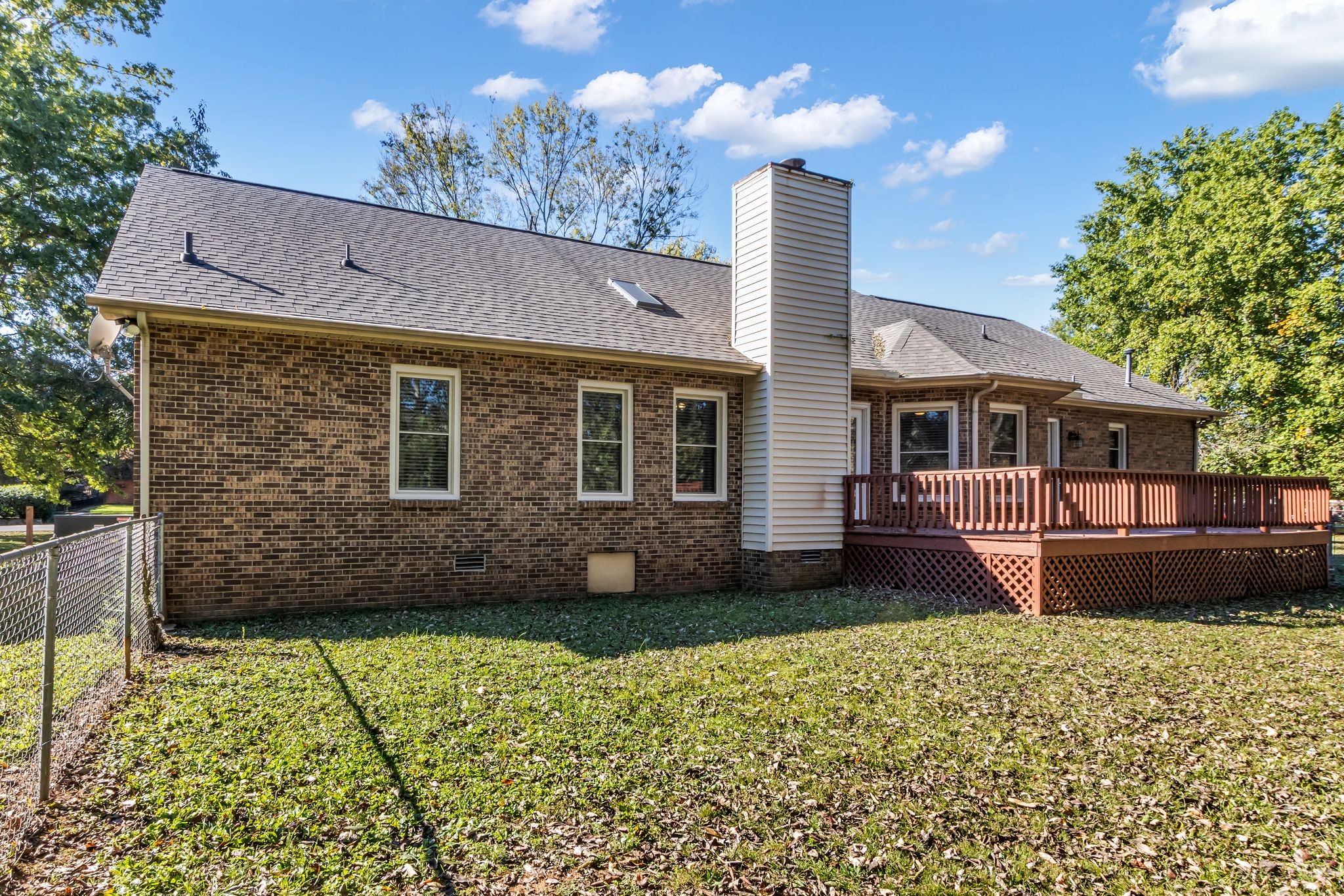 2560 Choctaw Trace Murfreesboro, TN 37129 - Photo 34 of 36 a front view of a house with a garden
