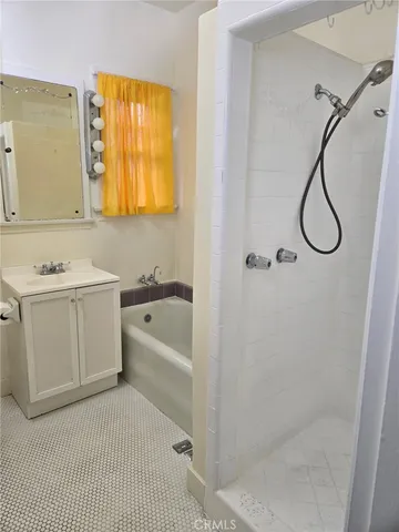 $4,350 | 1731 Winona Boulevard, Hollywood, CA 90027