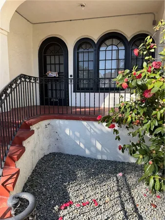 $4,300 | 1731 Winona Boulevard, Hollywood, CA 90027