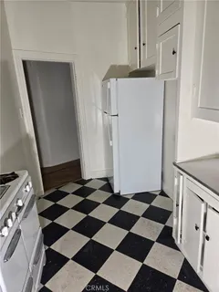 $4,000 | 1731 Winona Boulevard, Hollywood, CA 90027