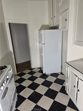 $4,300 | 1731 Winona Boulevard, Hollywood, CA 90027