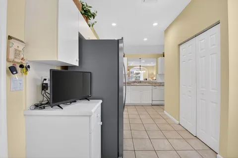 $420,000 | 10585 Royal Caribbean Circle, Boynton Beach, FL 33437