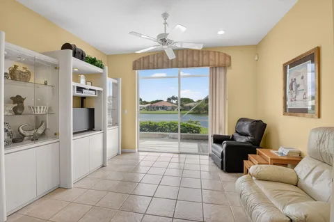 $420,000 | 10585 Royal Caribbean Circle, Boynton Beach, FL 33437