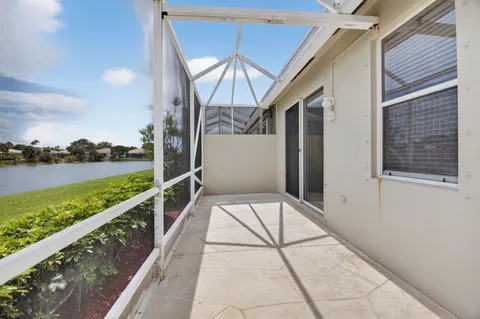 $420,000 | 10585 Royal Caribbean Circle, Boynton Beach, FL 33437