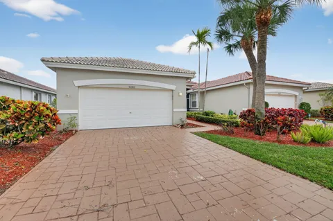 $420,000 | 10585 Royal Caribbean Circle, Boynton Beach, FL 33437