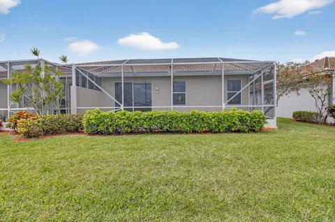 $420,000 | 10585 Royal Caribbean Circle, Boynton Beach, FL 33437