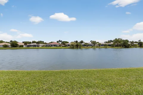 $420,000 | 10585 Royal Caribbean Circle, Boynton Beach, FL 33437