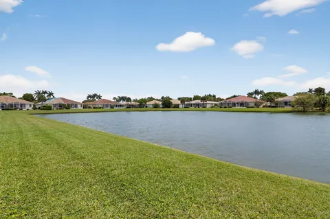 $420,000 | 10585 Royal Caribbean Circle, Boynton Beach, FL 33437