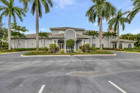 $420,000 | 10585 Royal Caribbean Circle, Boynton Beach, FL 33437