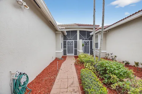 $420,000 | 10585 Royal Caribbean Circle, Boynton Beach, FL 33437