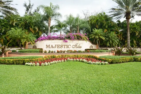 $420,000 | 10585 Royal Caribbean Circle, Boynton Beach, FL 33437