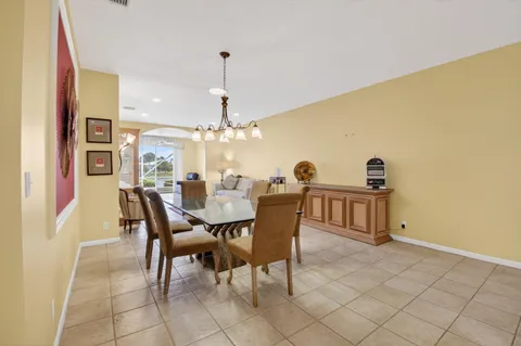 $420,000 | 10585 Royal Caribbean Circle, Boynton Beach, FL 33437